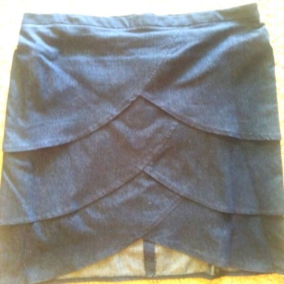 Larry Levin layered tulip stretchy denim skirt - Picture 1 of 11